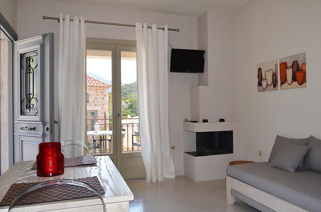 Ferienwohnung Filyra Xenonas Leonídion Exterior foto